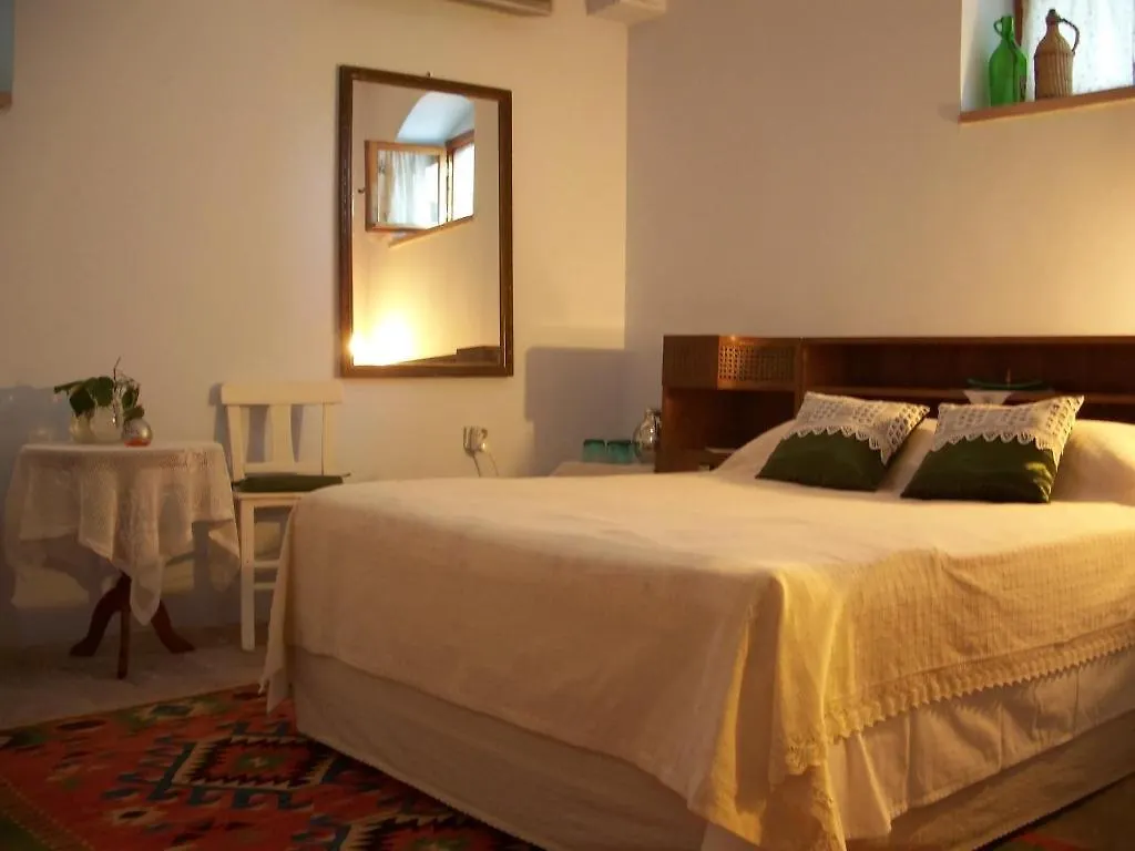 Florina Otel Ayvalı 4*,