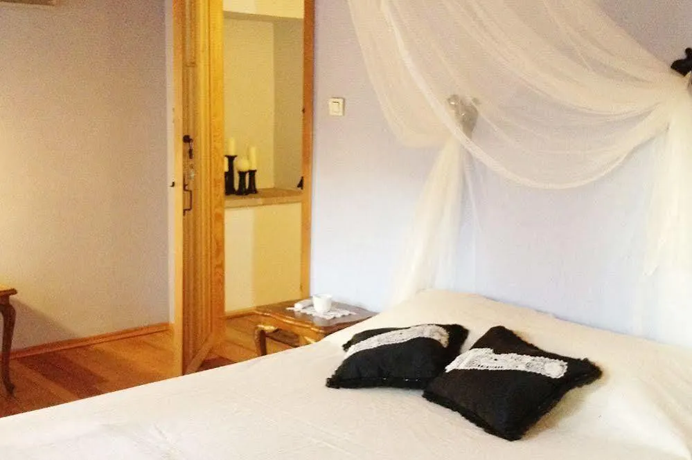 Florina Otel Ayvalı Konukevi