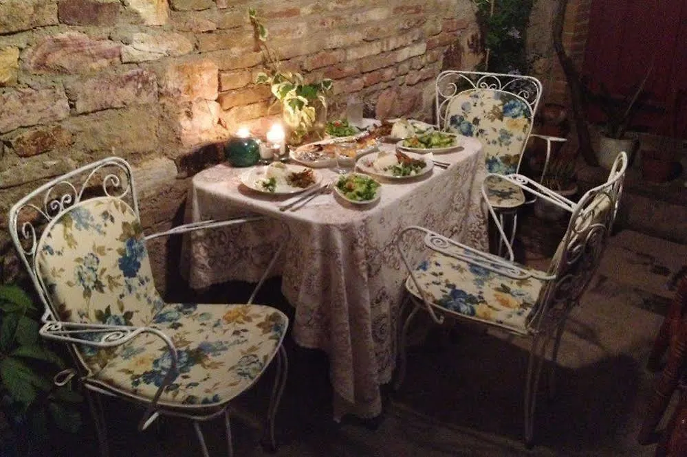 Konukevi Florina Otel Ayvalı